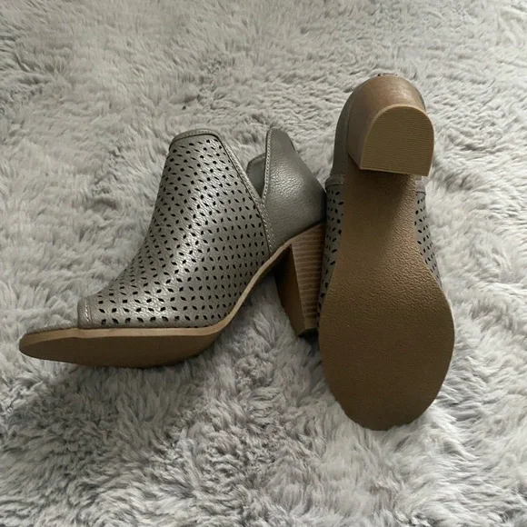 Open Toed Booties - Picture 4 of 4